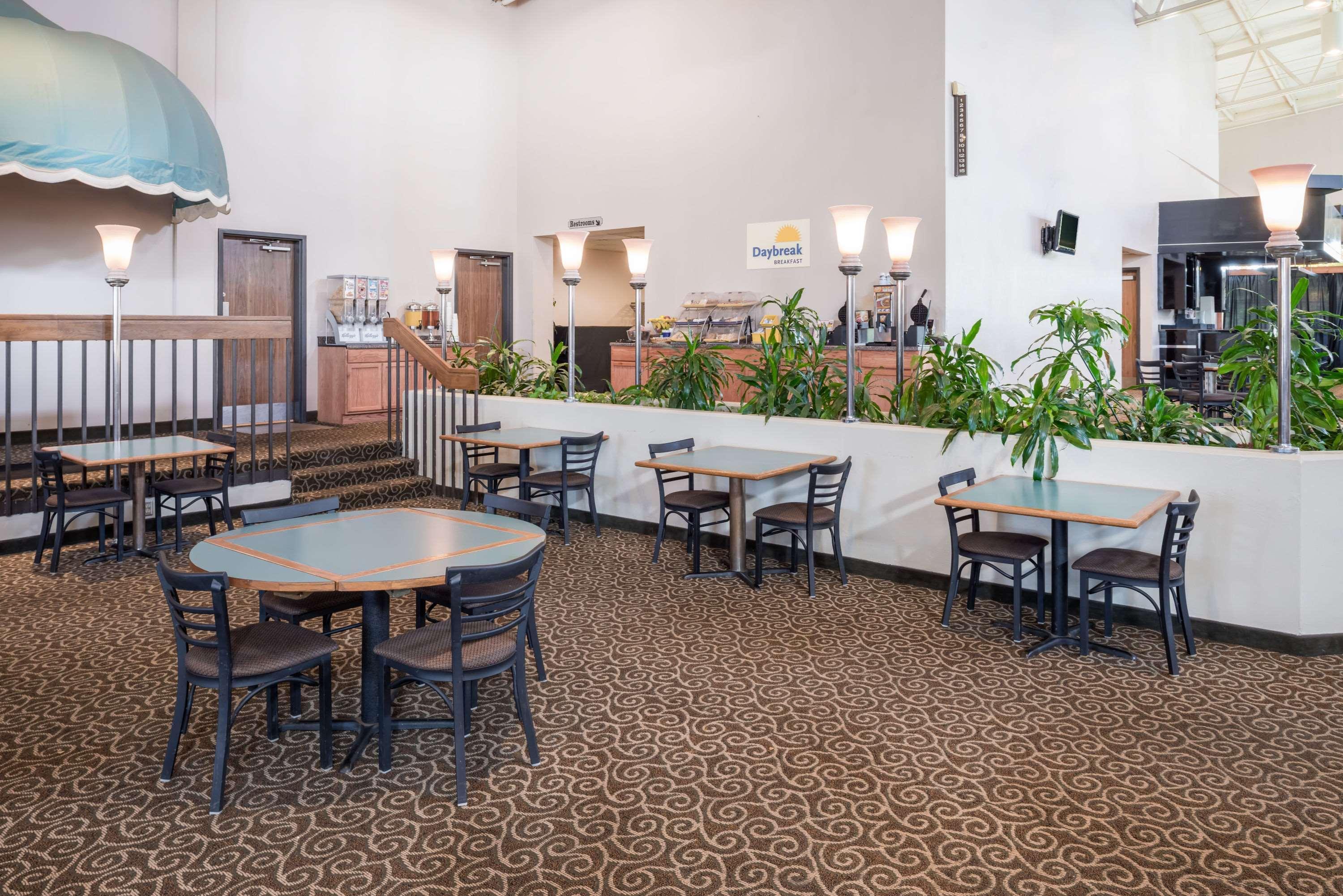 Days Inn By Wyndham Kirksville Εξωτερικό φωτογραφία
