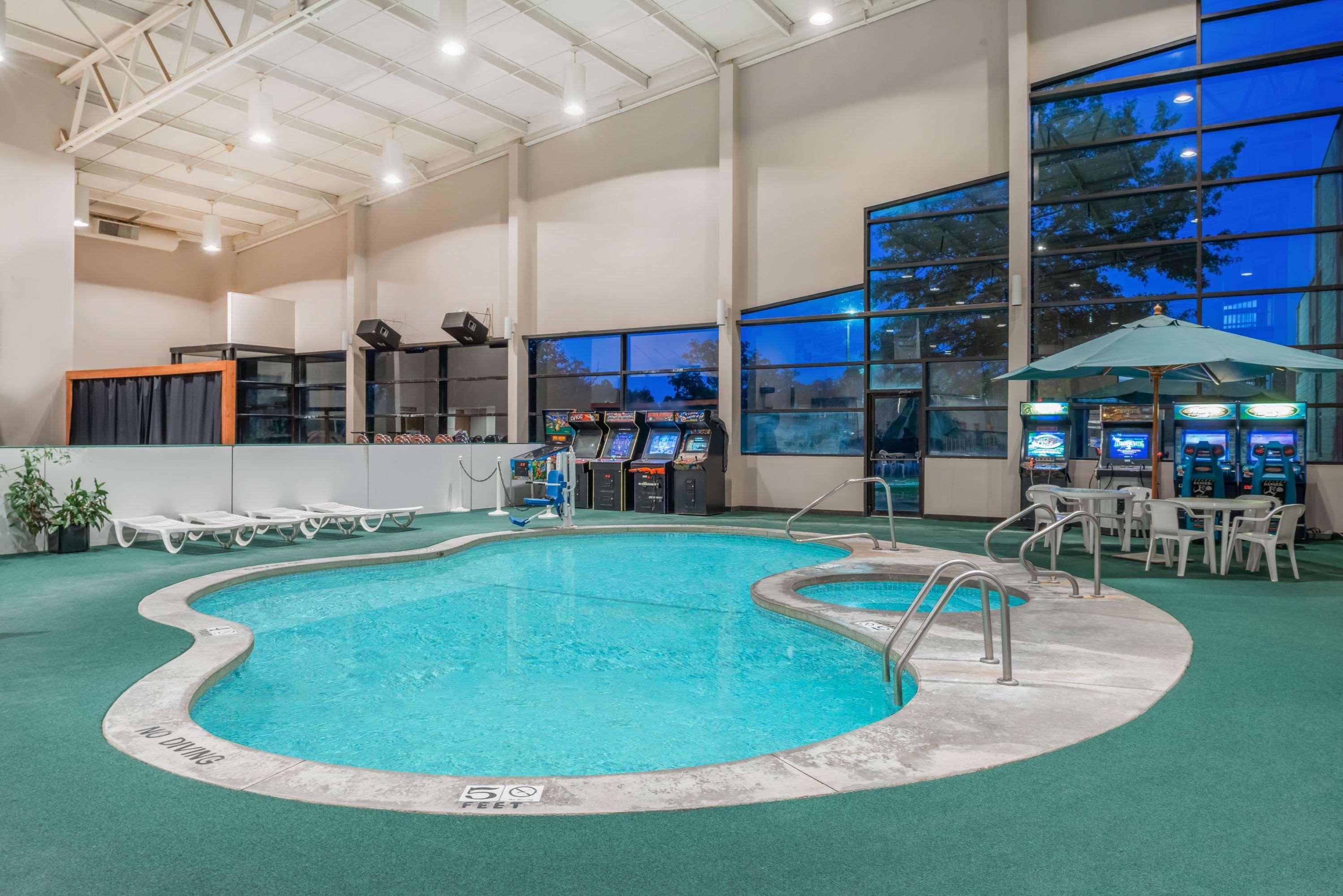 Days Inn By Wyndham Kirksville Εξωτερικό φωτογραφία